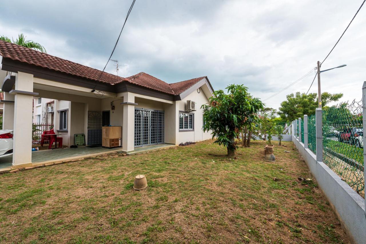 3Br Retreat Homestay Near To Goldcoast, Sepang By Verano Sungai Pelek Eksteriør billede
